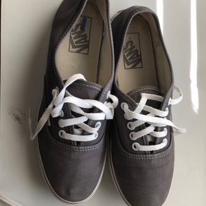 Vans low profile woman 8 1/2 men 7